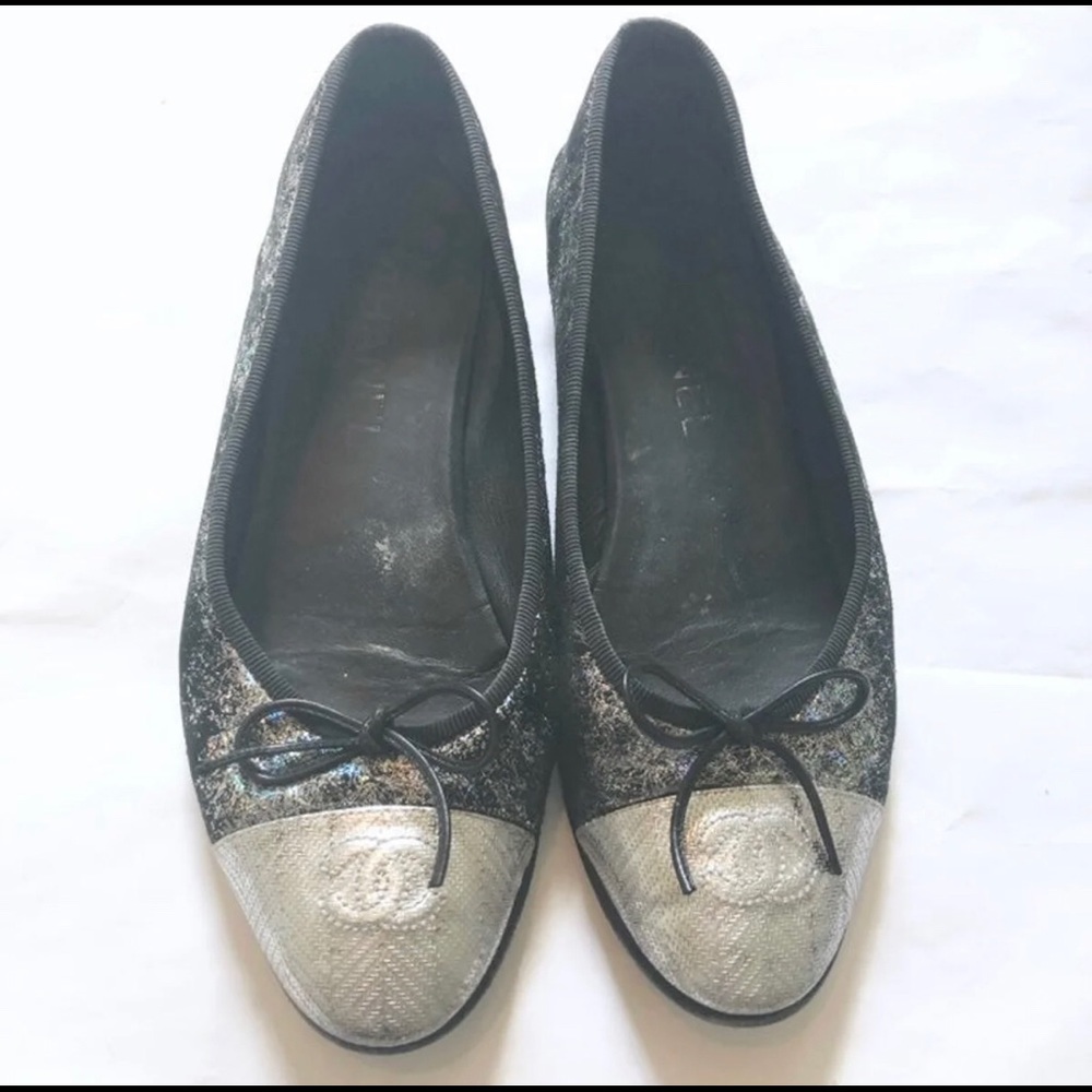 CHANEL 37.5 Holographic Iridescent Flats - Picture 2 of 7